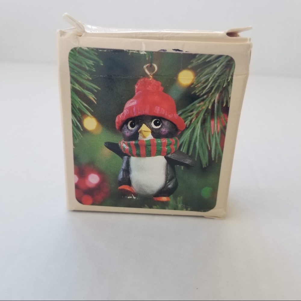 Vintage Hallmark Perky Penguin Xmas Ornament - Picture 4 of 5